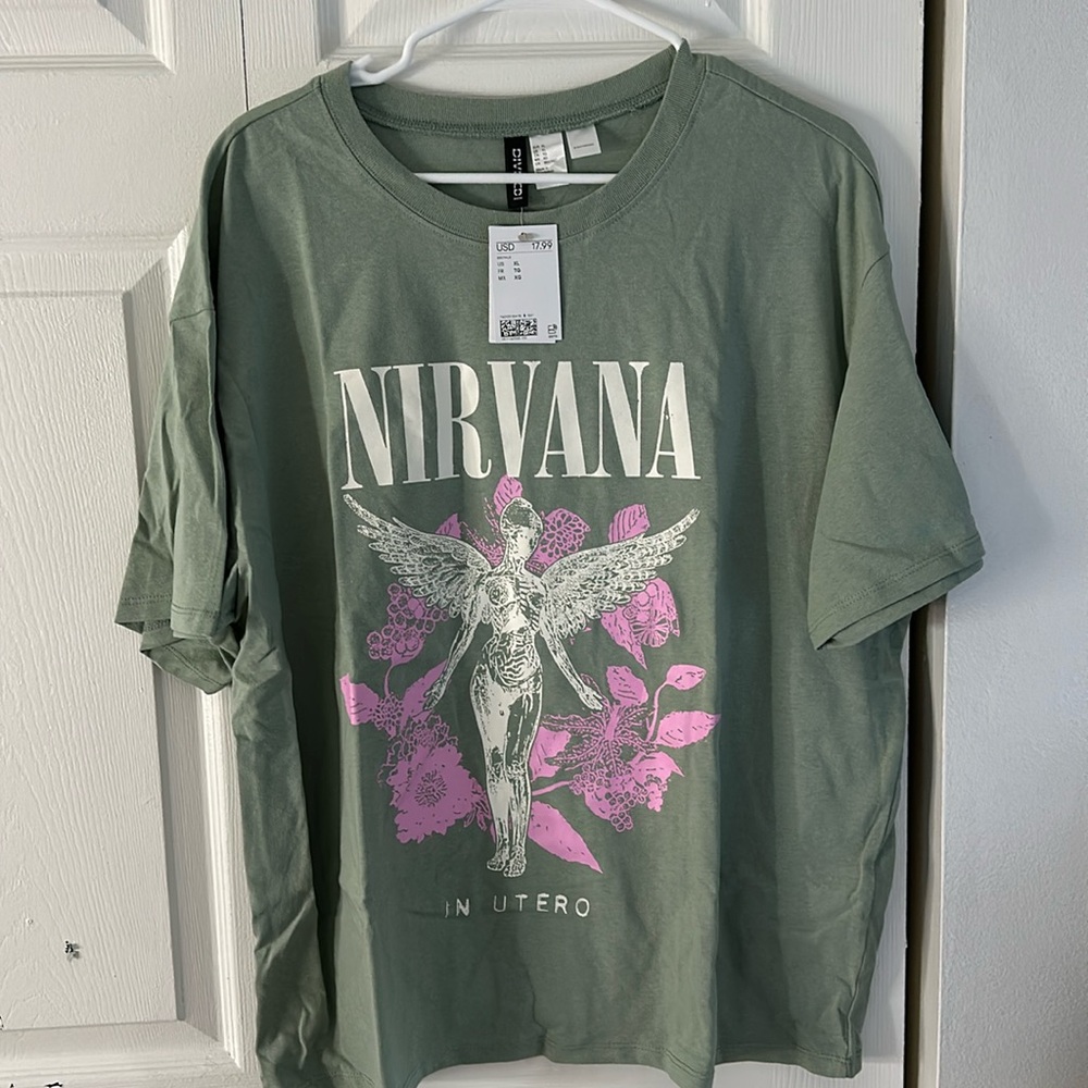 Brand new Green graphic tee